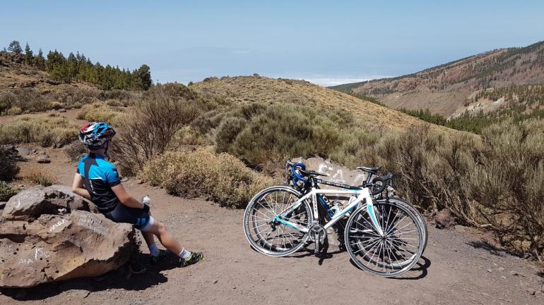 Verdiente Pause nach 2200 Höhenmetern Radfahren auf Teneriffa