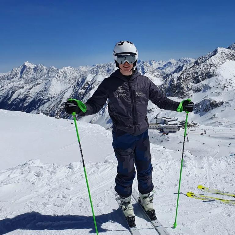 Endlich wieder auf Skiern am Stubaier Gletscher
